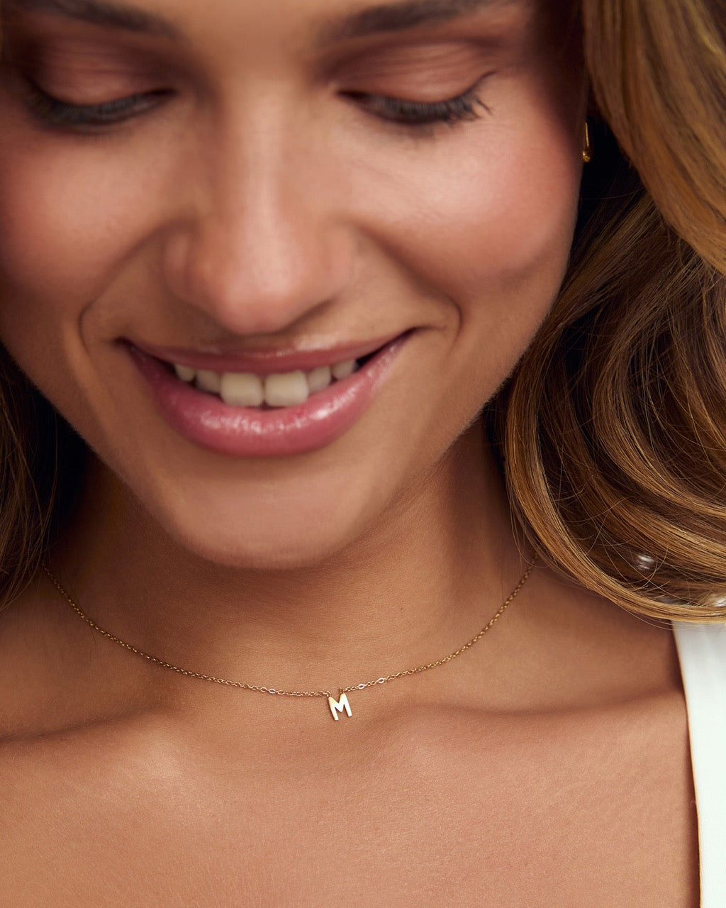 Colar Pingente Mini Inicial - Ouro 18K | SILLENE