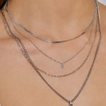 Colar Pingente Mini Inicial - Prata | SILLENE