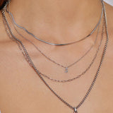 Colar Pingente Mini Inicial - Prata | SILLENE