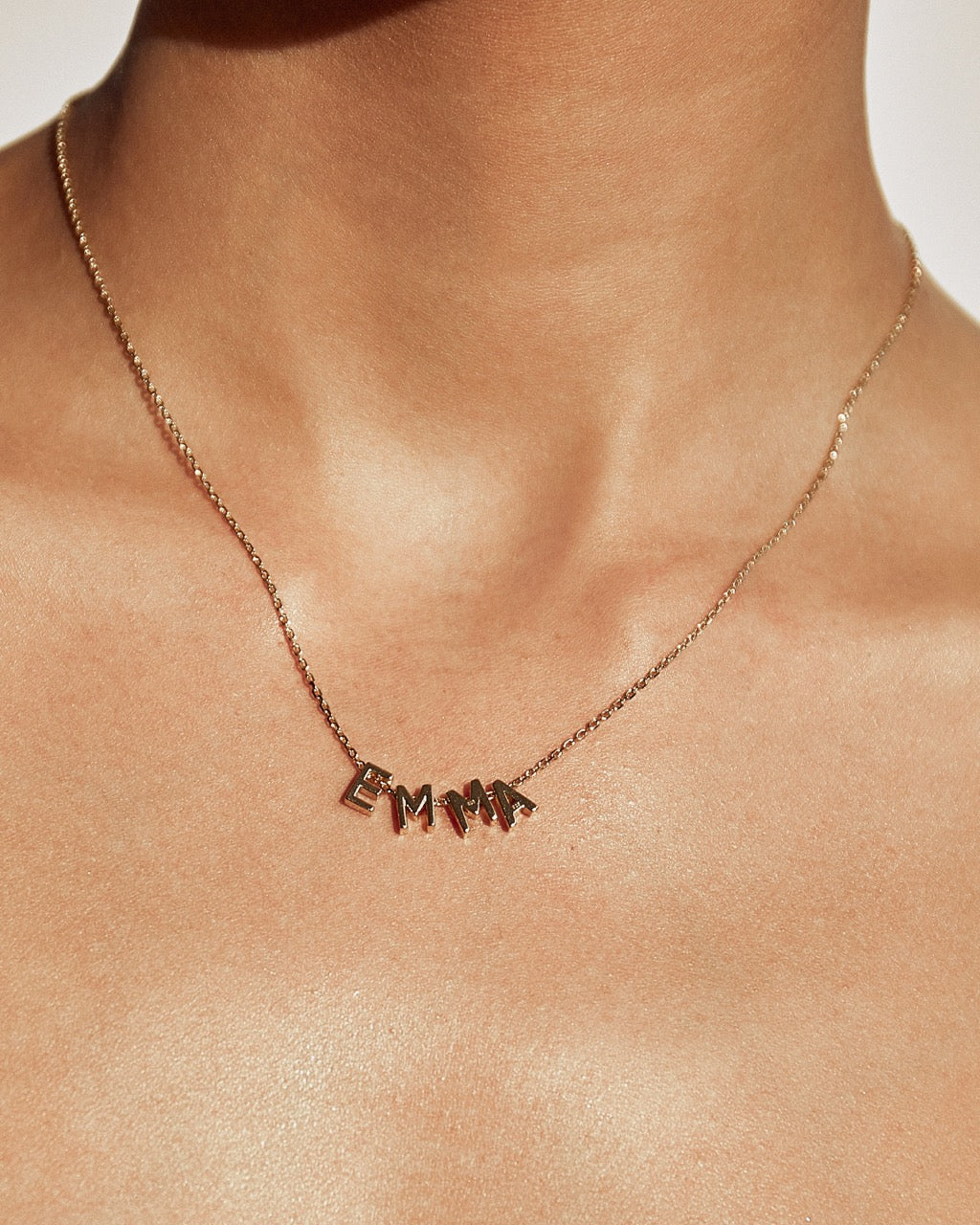 Colar Pingente Nome Personalizado - Ouro 18K | SILLENE
