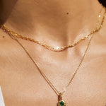 Colar Pingente Pedra do Mês - Ouro 18K | SILLENE - uso