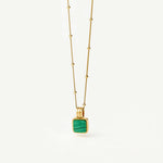 Colar Pingente Quadrado Malaquita - Ouro 18K | SILLENE - detalhe