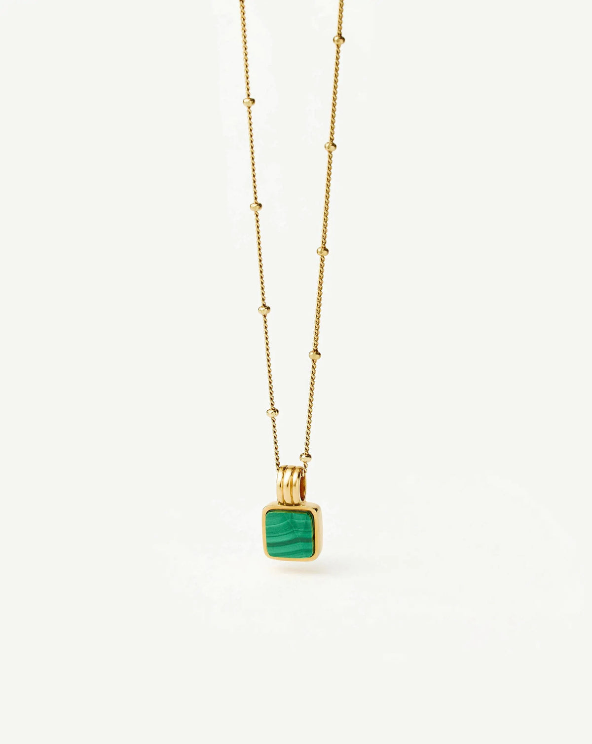 Colar Pingente Quadrado Malaquita - Ouro 18K | SILLENE - detalhe