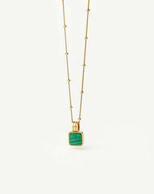 Colar Pingente Quadrado Malaquita - Ouro 18K | SILLENE - detalhe