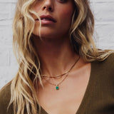 Colar Pingente Quadrado Malaquita - Ouro 18K | SILLENE - detalhe