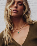 Colar Pingente Quadrado Malaquita - Ouro 18K | SILLENE - detalhe