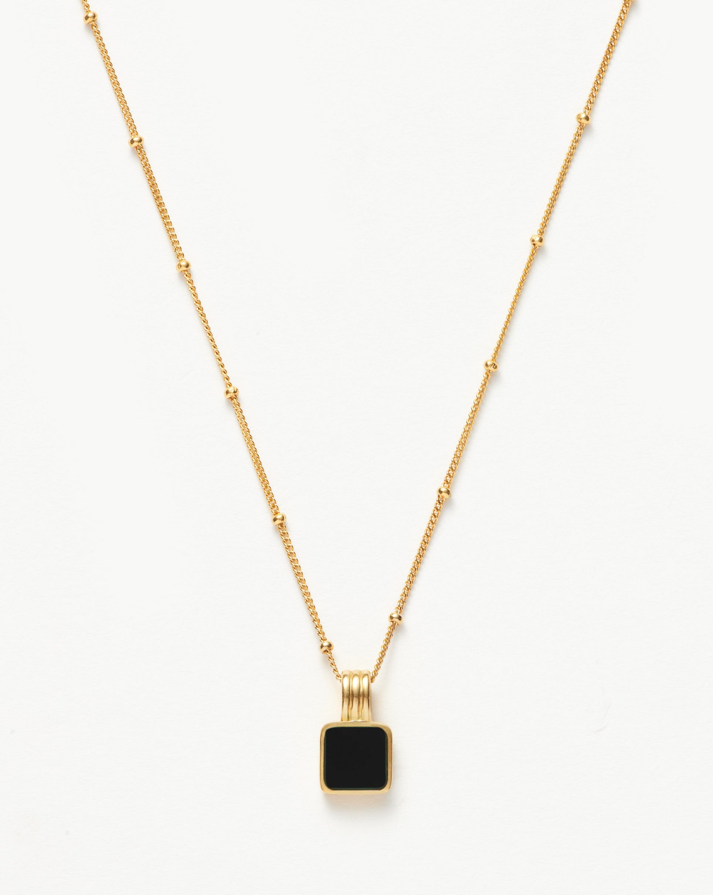 Colar Pingente Quadrado Onix - Ouro 18K | SILLENE