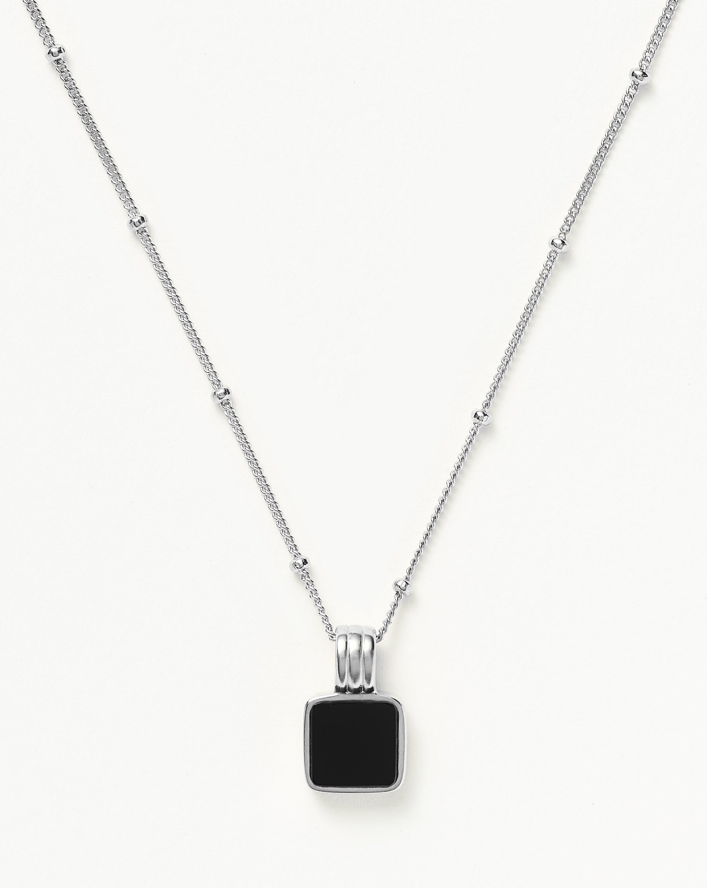 Colar Pingente Quadrado Onix - Prata | SILLENE