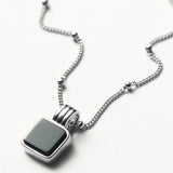 Colar Pingente Quadrado Onix - Prata | SILLENE
