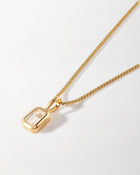 Colar Retângulo Pedra do Mês - Abril (Topázio Branco) - Ouro 18K no colo | SILLENE
