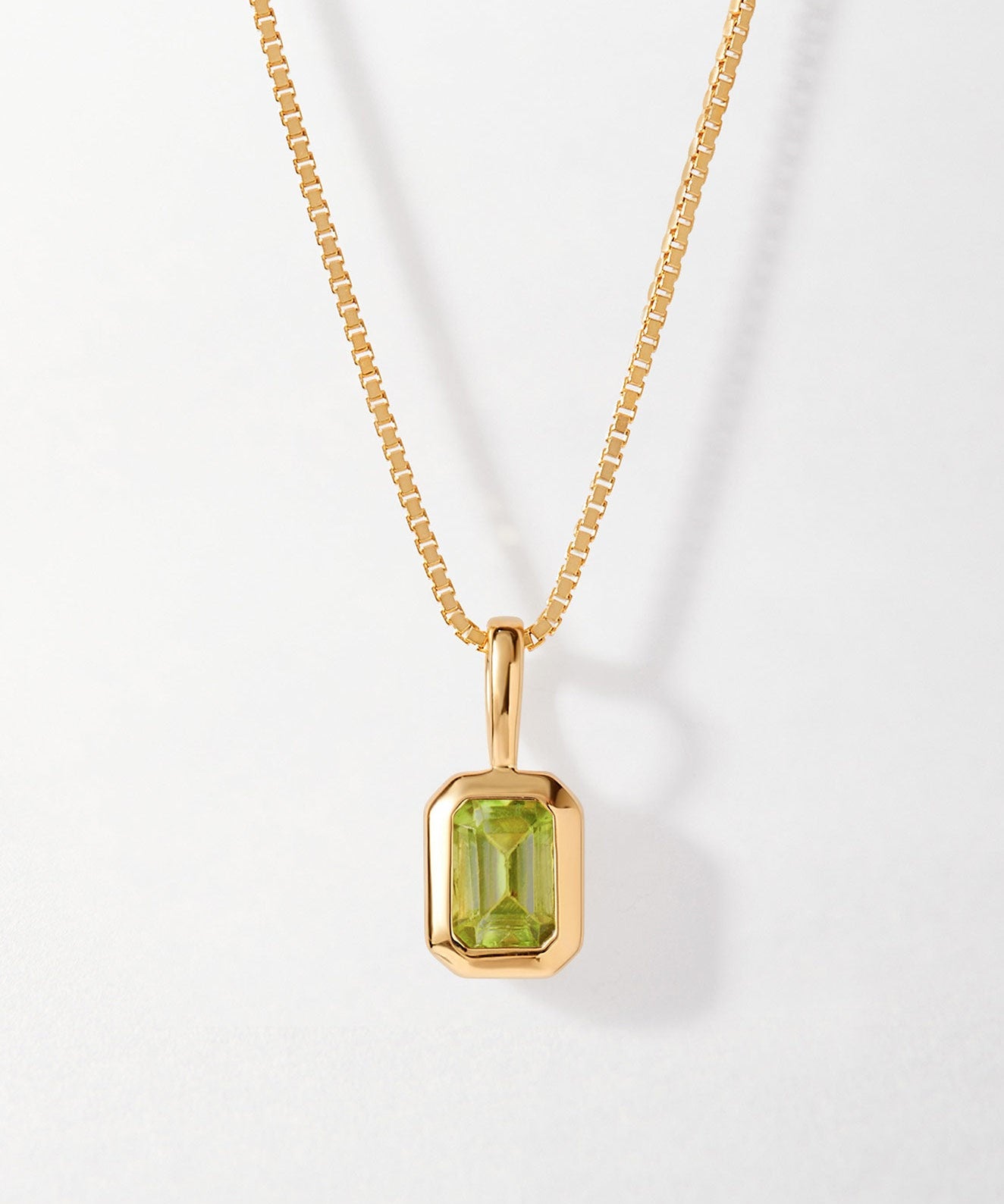 Colar Retângulo Pedra do Mês - Agosto (Peridoto) - Ouro 18K | SILLENE