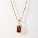 Colar Retângulo Pedra do Mês - Janeiro (Granada) - Ouro 18K | SILLENE