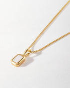 Detalhe do Colar Retângulo Pedra do Mês - Outubro (Opala) - Ouro 18K | SILLENE
