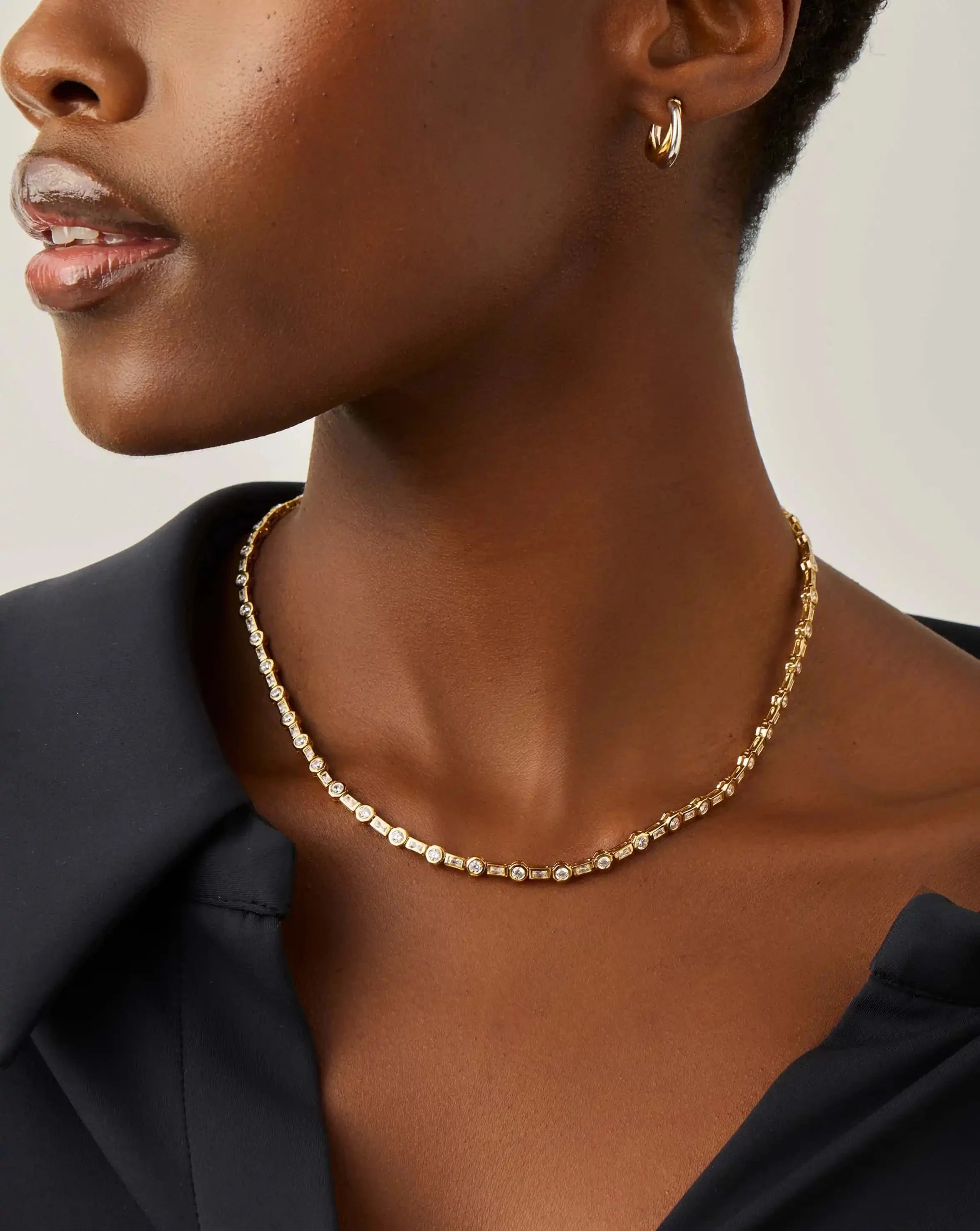 Colar Riviera Cravejado - Ouro 18K | SILLENE - detalhe