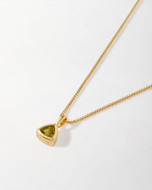 Colar Triângulo Pedra do Mês - Agosto (Peridoto) - Ouro 18K | SILLENE
