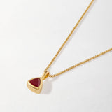 Colar Triângulo Pedra do Mês - Julho (Rubi) - Ouro 18K | SILLENE