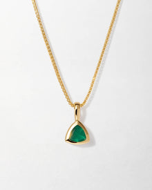 Colar Triângulo Pedra do Mês - Maio (Ônix Verde) - Ouro 18K | SILLENE