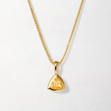Colar Triângulo Pedra do Mês - Novembro (Citrino) - Ouro 18K | SILLENE