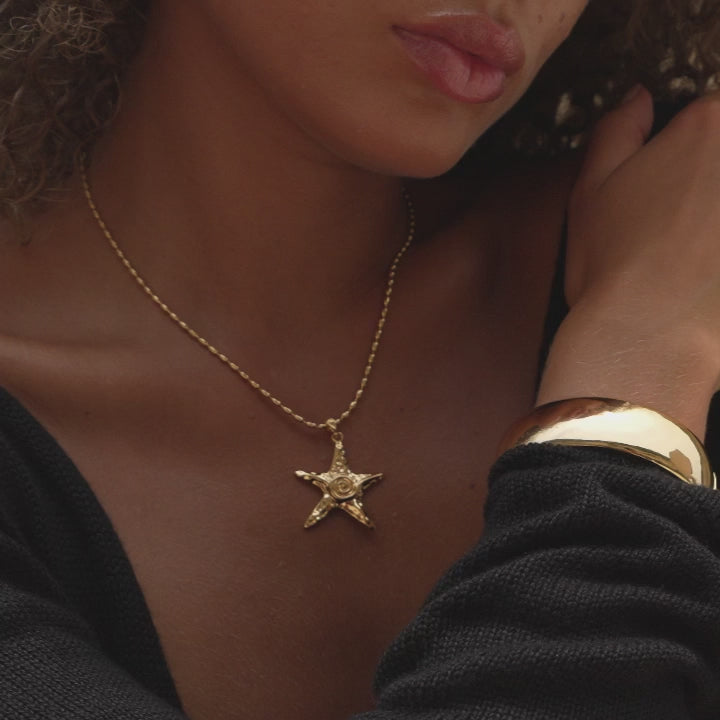 Colar Estrela Nova em Ouro 18K, vídeo 1