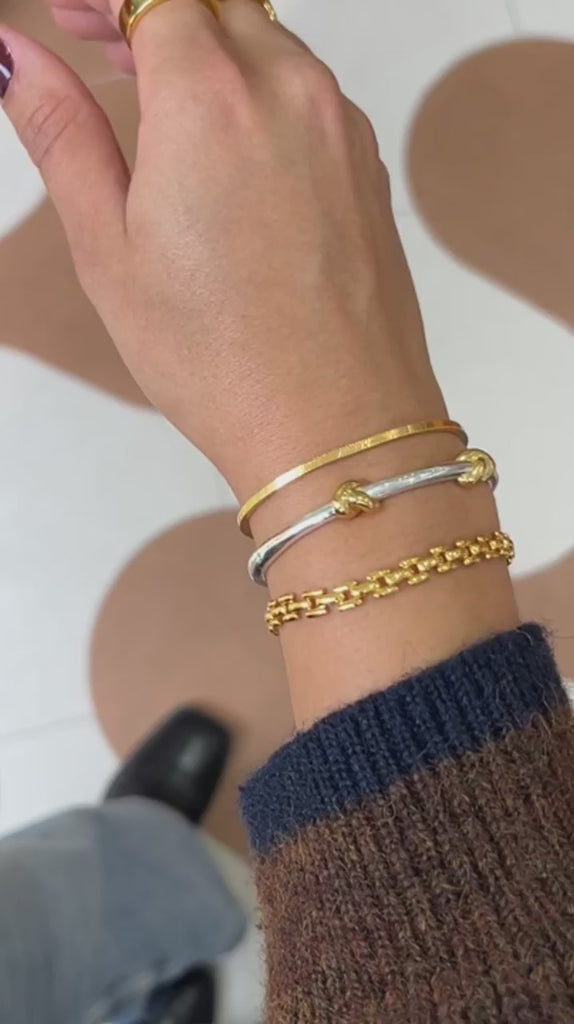 Bracelete Nó Articulado SILLENE em uso