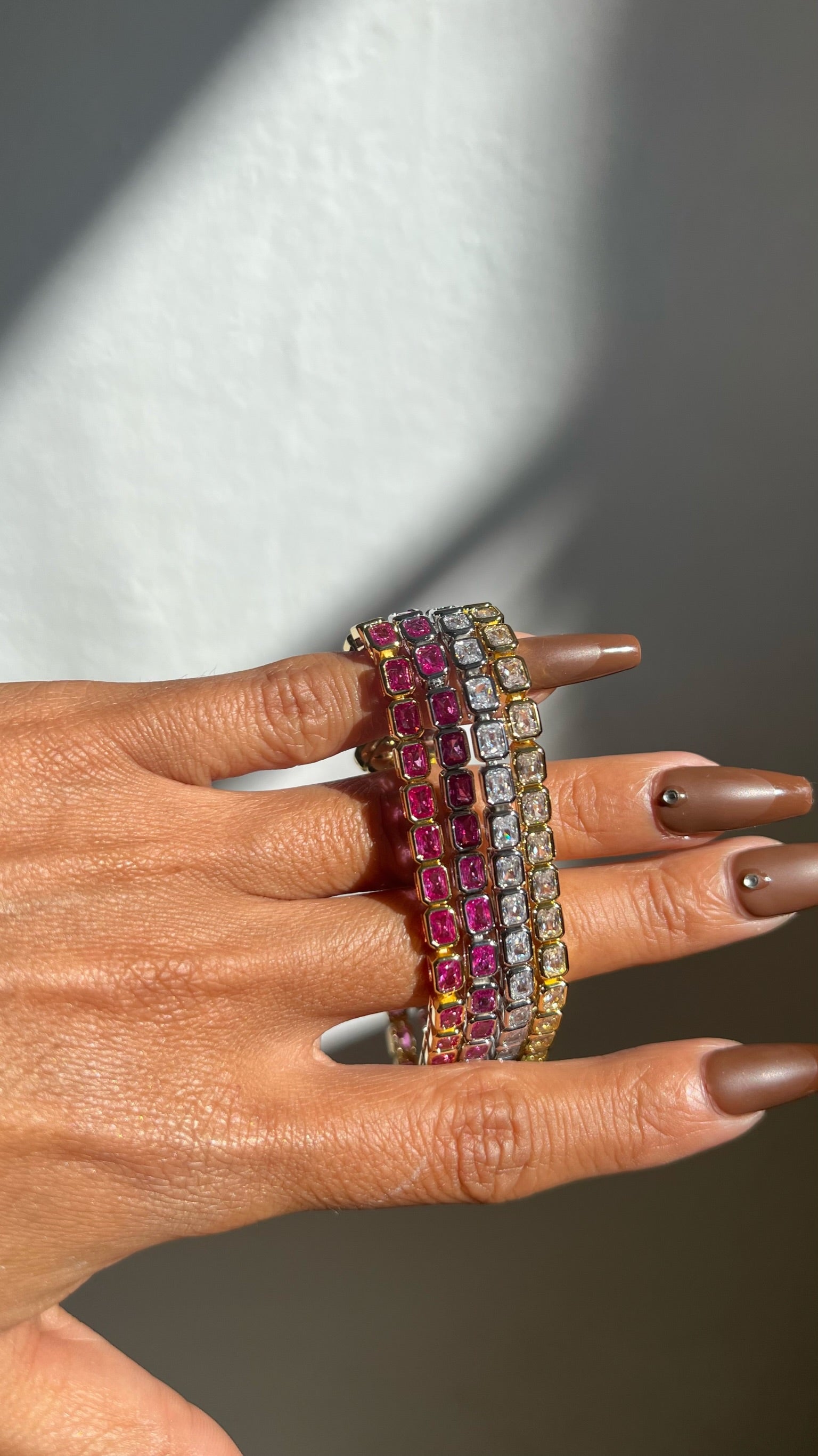 Pulseira Bisel Ballier Cristal - Prata em uso | SILLENE
