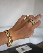 Detalhe da Pulseira Bisel Ballier Esmeralda Verde - Ouro 18K | SILLENE