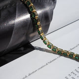 Pulseira Bisel Ballier Esmeralda Verde - Ouro 18K em uso | SILLENE