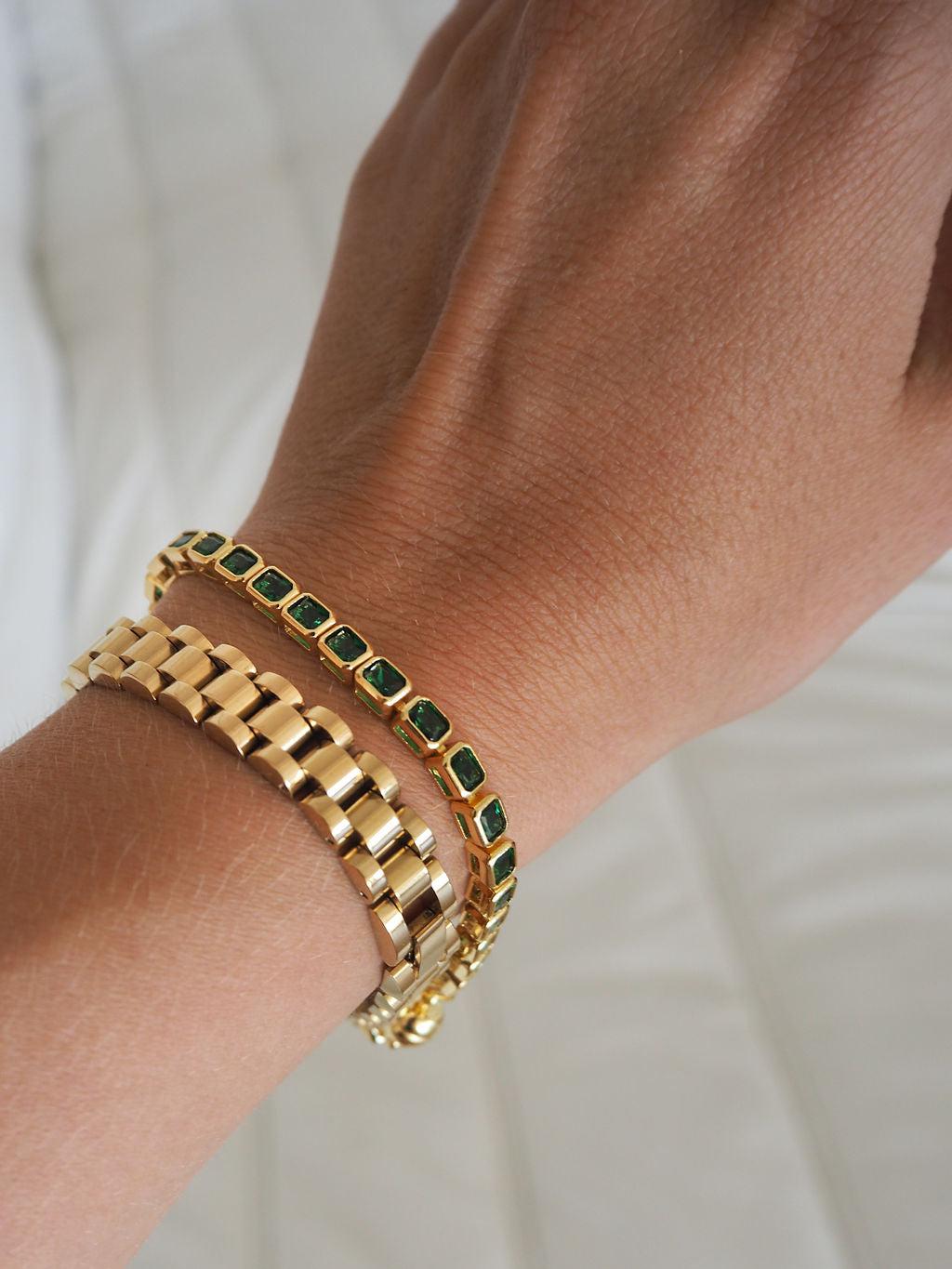 Detalhe da Pulseira Bisel Ballier Esmeralda Verde - Prata | SILLENE