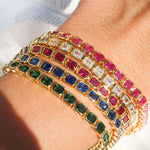 Detalhe da Pulseira Bisel Ballier Rubi Vermelho - Ouro 18K | SILLENE