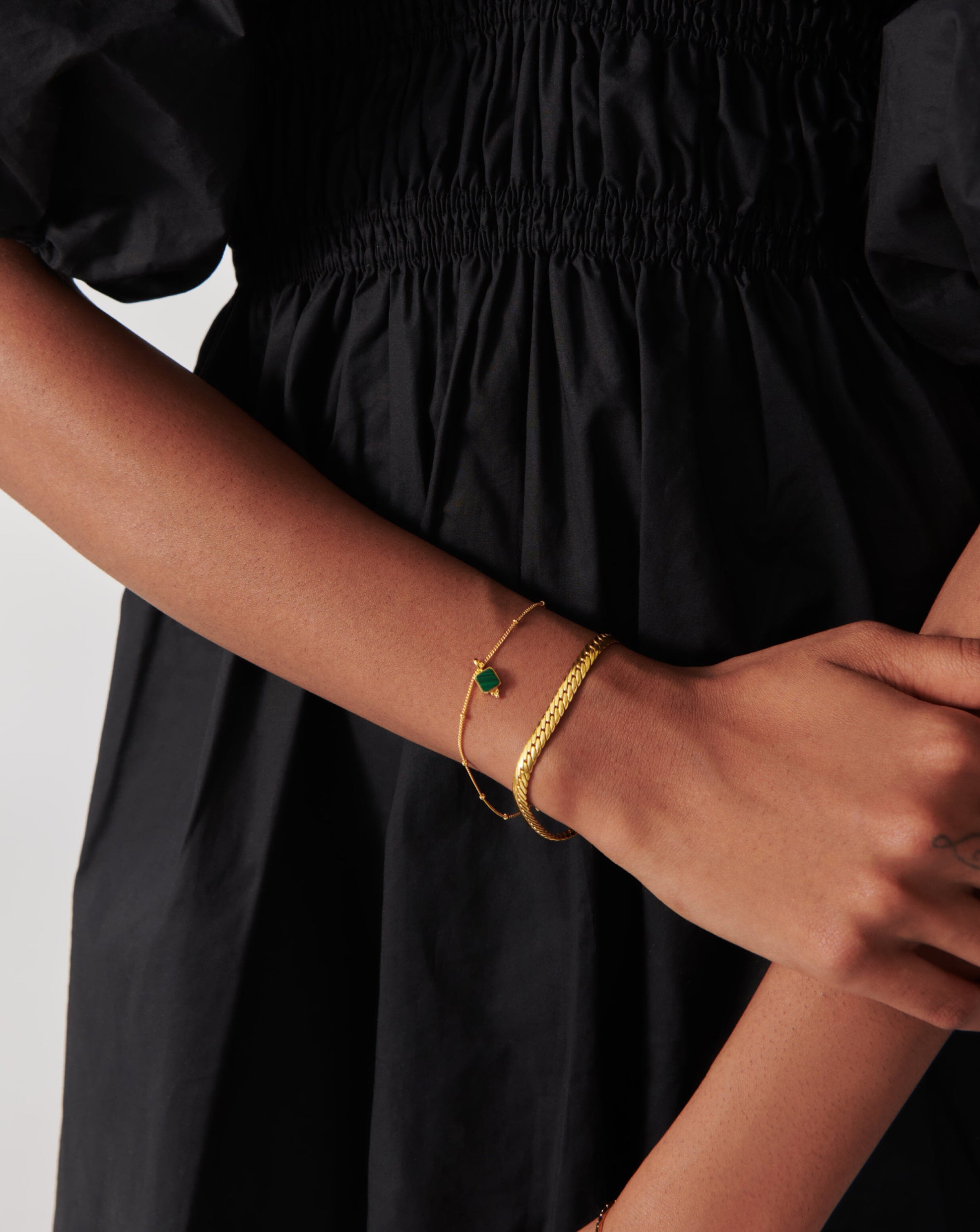 Pulseira Charme Pedra Malaquita - Ouro 18K | SILLENE