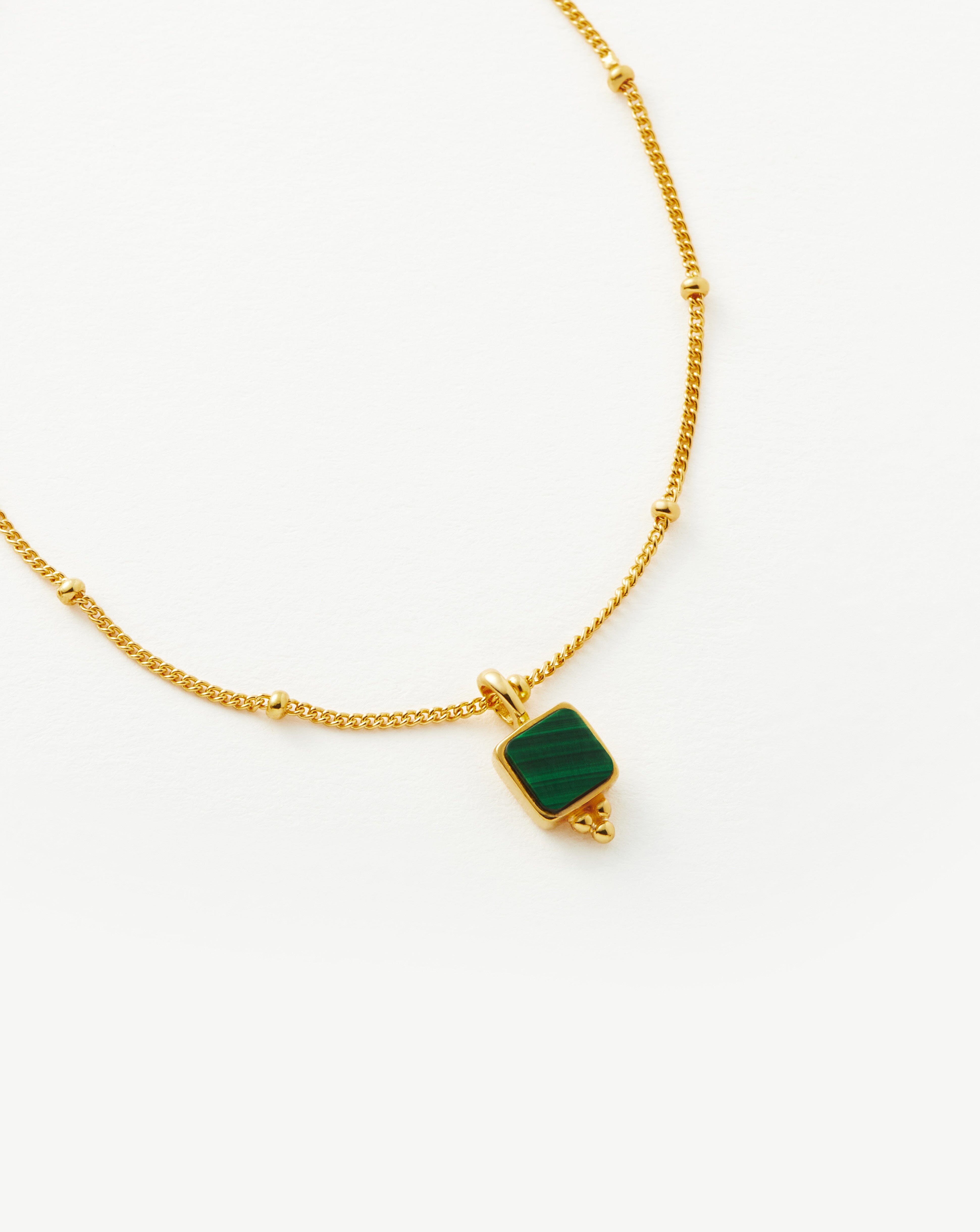 Pulseira Charme Pedra Malaquita - Ouro 18K | SILLENE