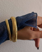 Pulseira Corrente Cobra Flex - Ouro 18K em uso | SILLENE