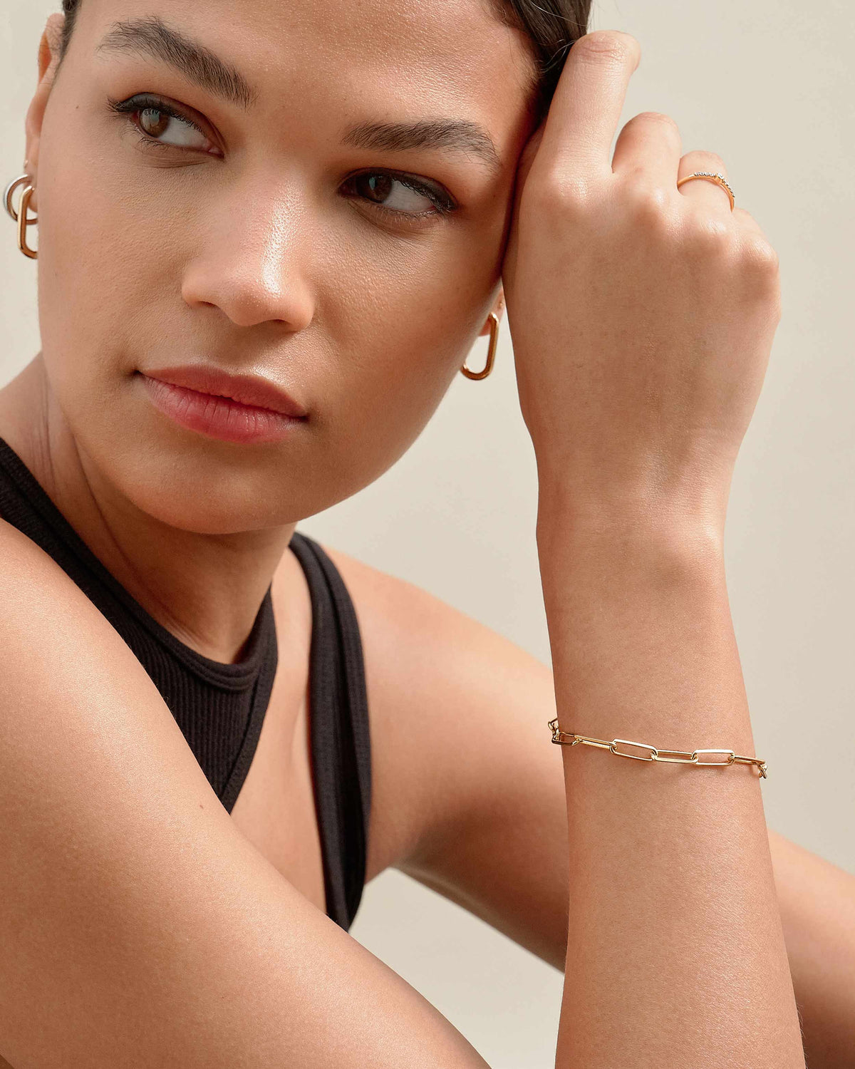Detalhe da Pulseira Corrente Paperclip - Ouro 18K | SILLENE