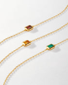 Pulseira Pingente Pedra do Mês - Abril (Topázio Branco) - Ouro 18K em uso | SILLENE