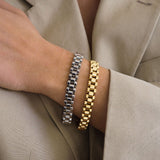 Pulseira Timepiece - Ouro 18K em uso | SILLENE
