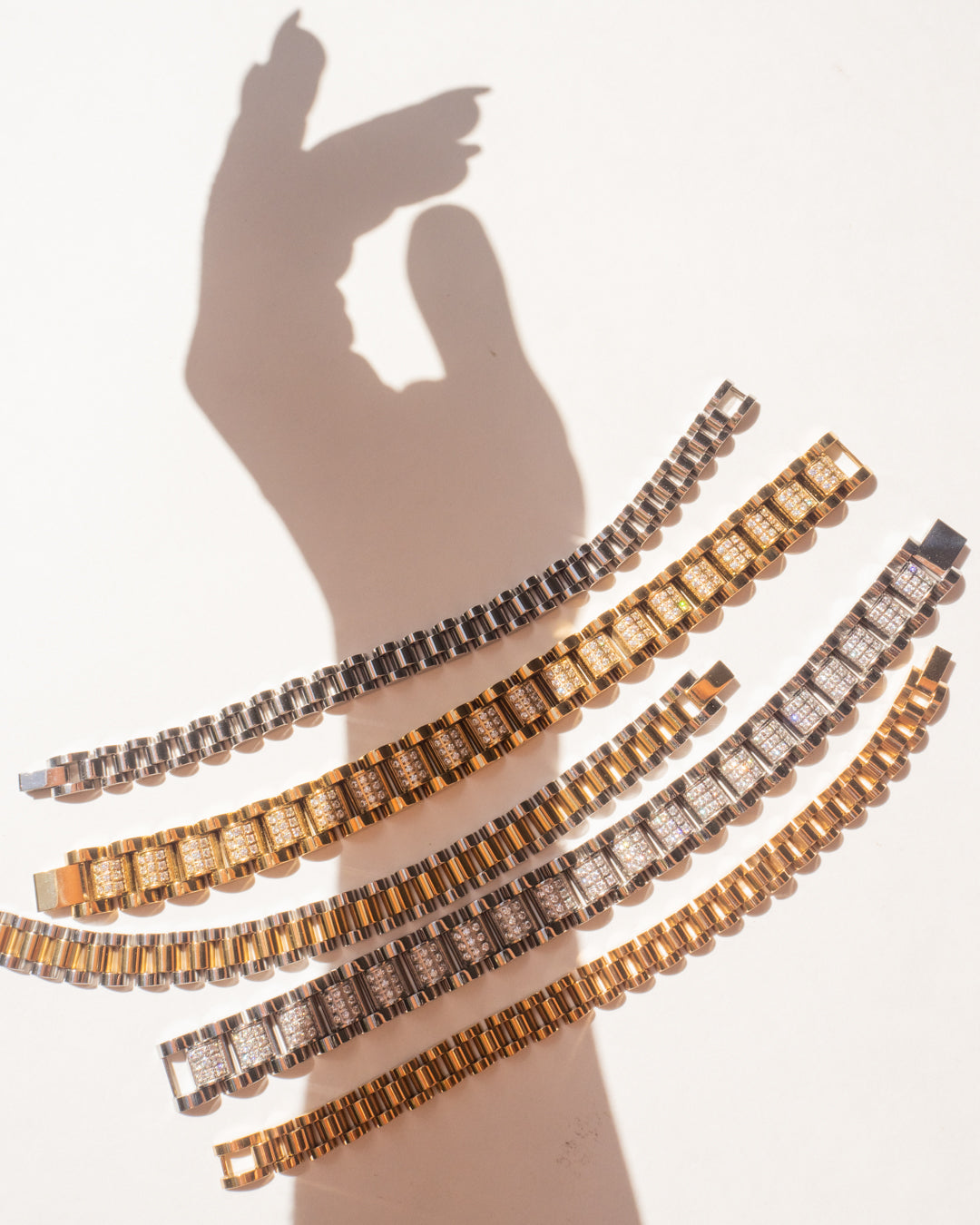 Pulseira Timepiece - Ouro 18K em uso | SILLENE