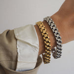 Pulseira Timepiece - Ouro 18K em uso | SILLENE