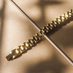 Pulseira Timepiece - Ouro 18K em uso | SILLENE