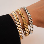 Pulseira Timepiece - Ouro 18K em uso | SILLENE