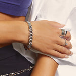 Pulseira Timepiece - Prata em uso | SILLENE